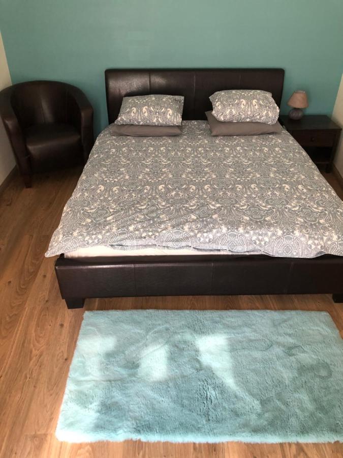 Kalevite Kodu 2-Toaline Apartment! กูรัซซาเร ภายนอก รูปภาพ